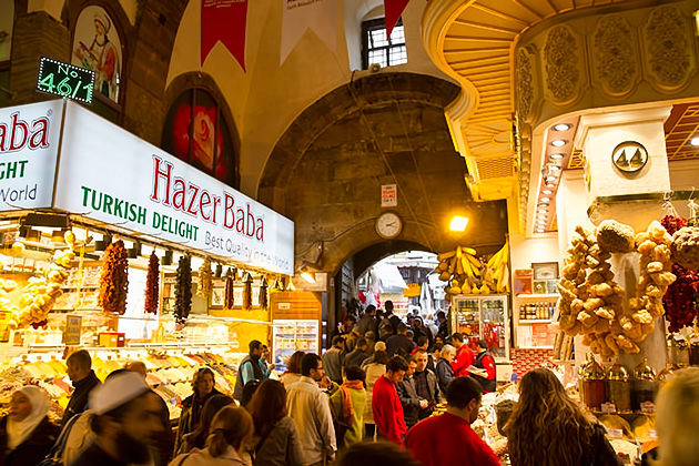 Read more about the article The Spice Bazaar (or Egyptian Bazaar)