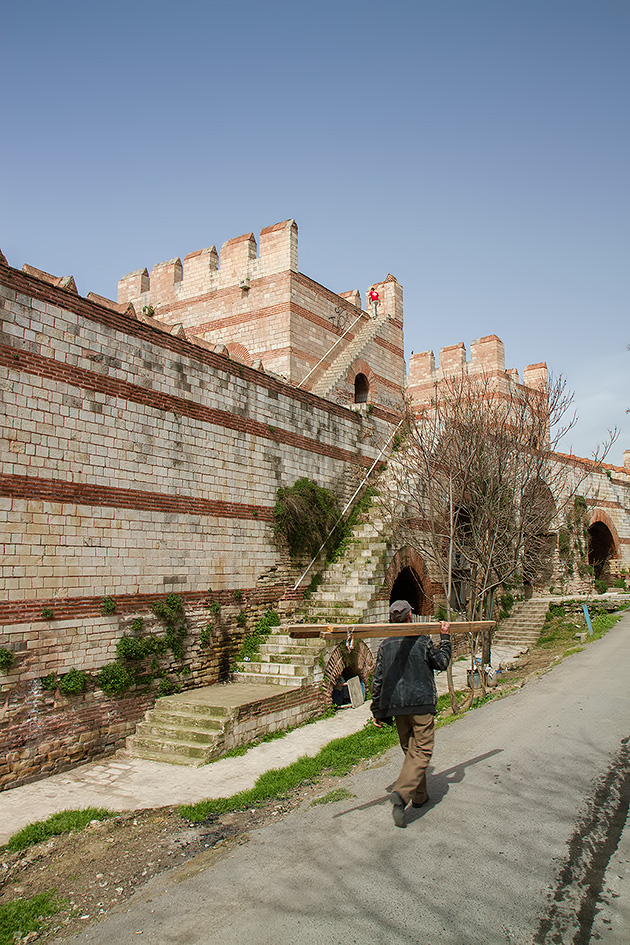 walls of istanbul