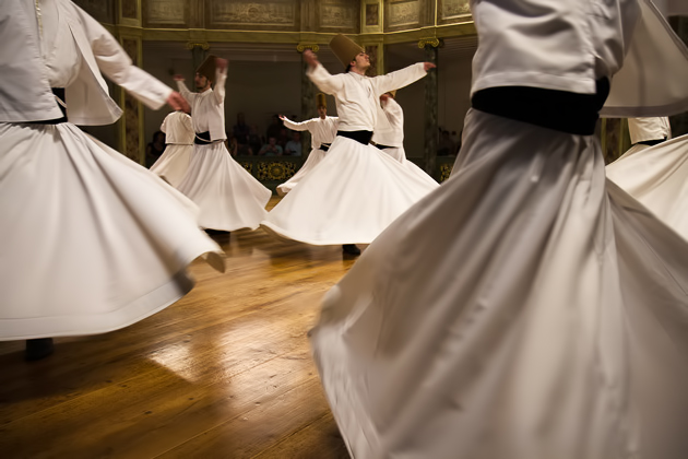 Read more about the article Whirling Dervishes at the Galata Mevlevihanesi